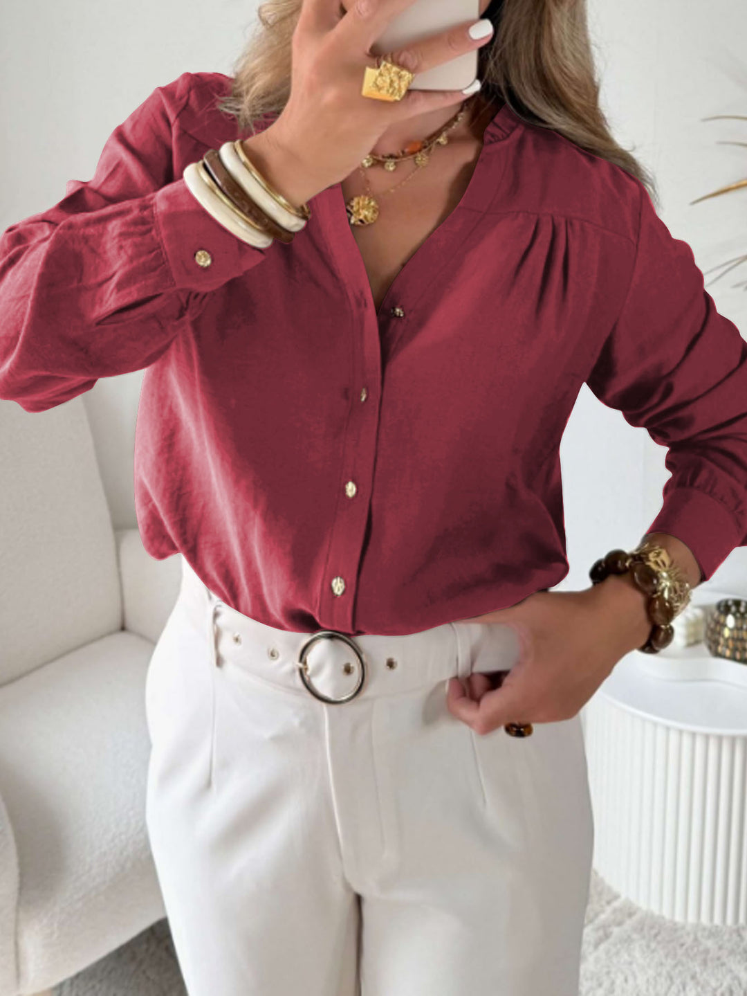 Damen Bluse mit V‑Ausschnitt, geraffter Schulterpasse und Ballonärmeln – Élovi