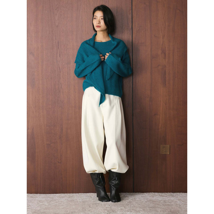 Damen Weicher Feinstrick-Pullover mit voluminösem Loopkragen und kastiger Silhouette Echoarchiv