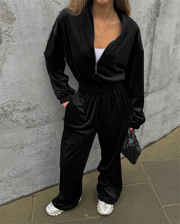 Damen Samt-Jumpsuit mit weitem Bein, elastischer Taillenpartie und Stehkragen – Solévia