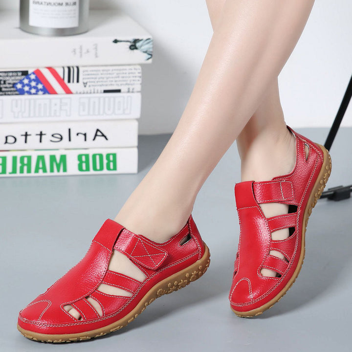 Damen nan geschlossener Leder-Sommerschuh mit Aussparungen Klettverschluss und dämpfender Noppenlaufsohle Echo Archiv