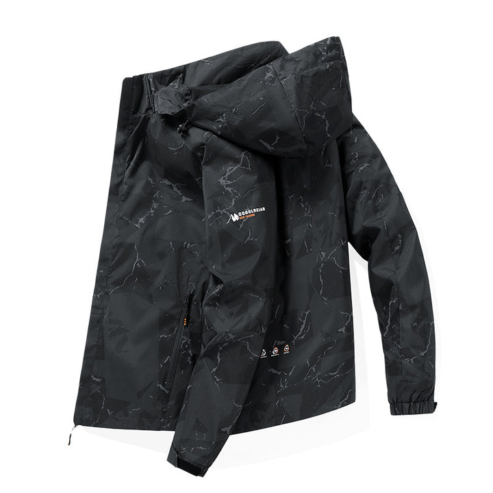 Herren Wasserabweisende Kapuzen-Softshell‑Übergangsjacke mit Camouflage‑Marmorprint, verstellbarem Saum & Reißverschlusstaschen Echoarchiv