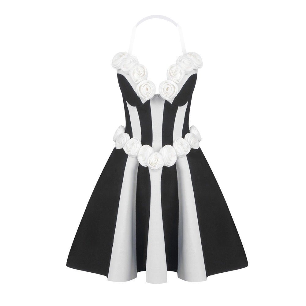 Damen verspieltes Cocktailkleid mit Blumenapplikationen und schwingendem Rock Echo Archiv