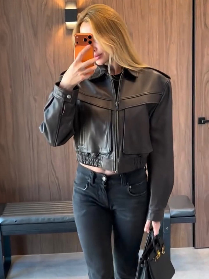 Damen Kurz geschnittene Lederjacke mit elastischem Saum und aufgesetzten Brusttaschen Echoarchiv