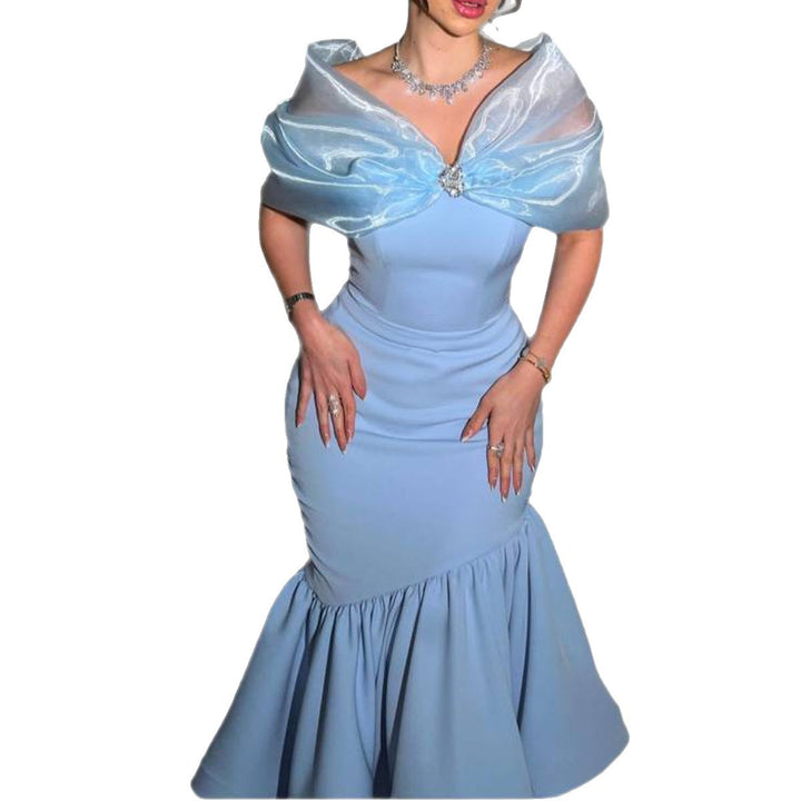 Damen elegantes Midikleid mit transparentem Chiffon-Cape und Floral-Applikation Echo Archiv