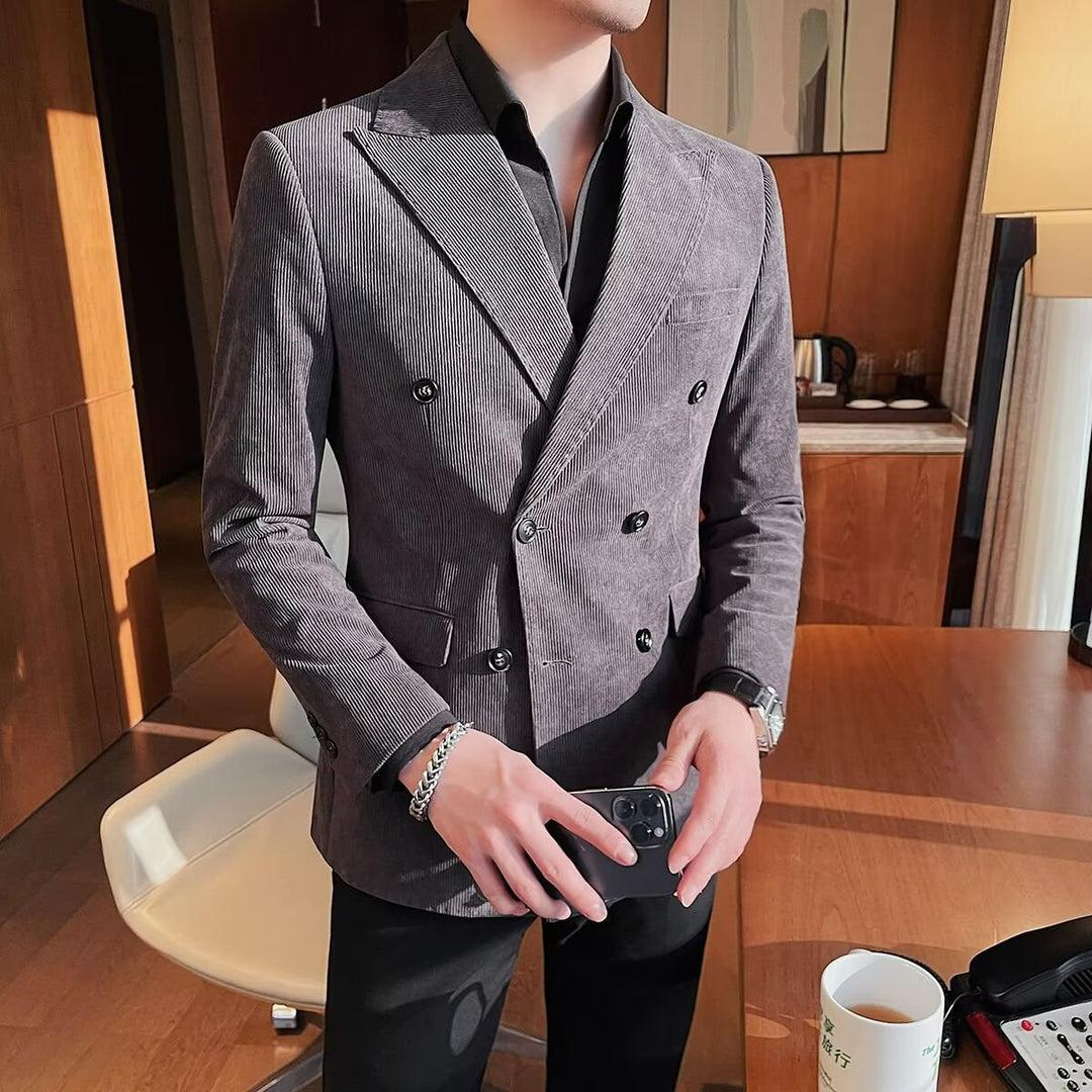 Herren eleganter Cord-Blazer mit doppelter Knopfleiste und praktischen Taschen Echoarchiv