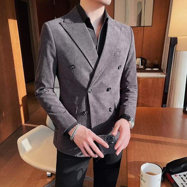 Herren eleganter Cord-Blazer mit doppelter Knopfleiste und praktischen Taschen Echoarchiv