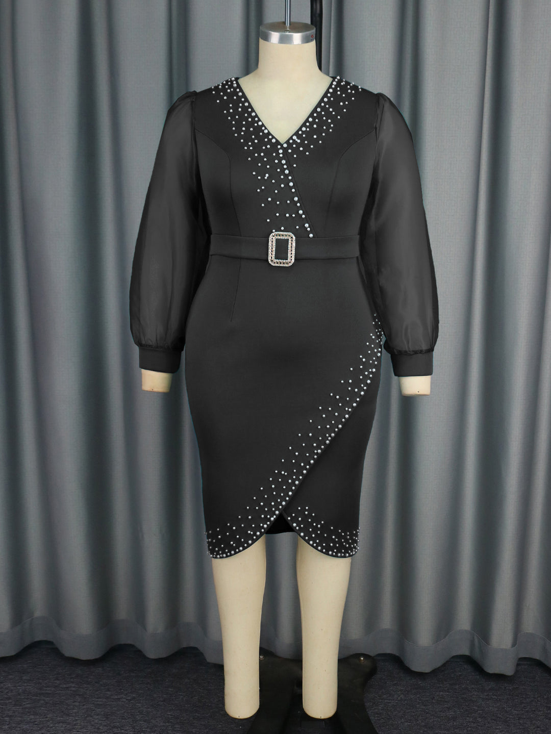 Damen Abendkleid mit eleganten Puffärmeln und funkelnden Applikationen Echo Archiv
