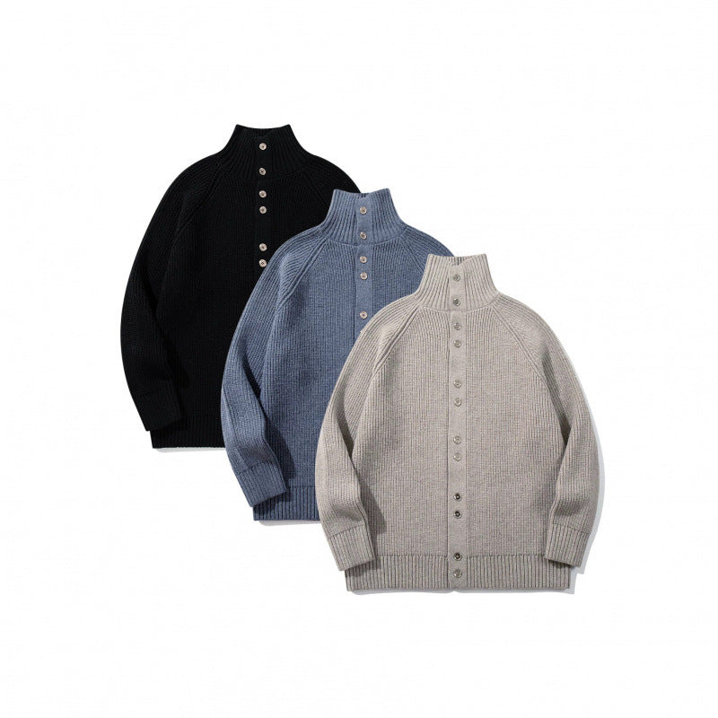 Herren grobgestrickter Knopfcardigan mit hohem Rollkragen und Raglanärmeln Echo Archiv