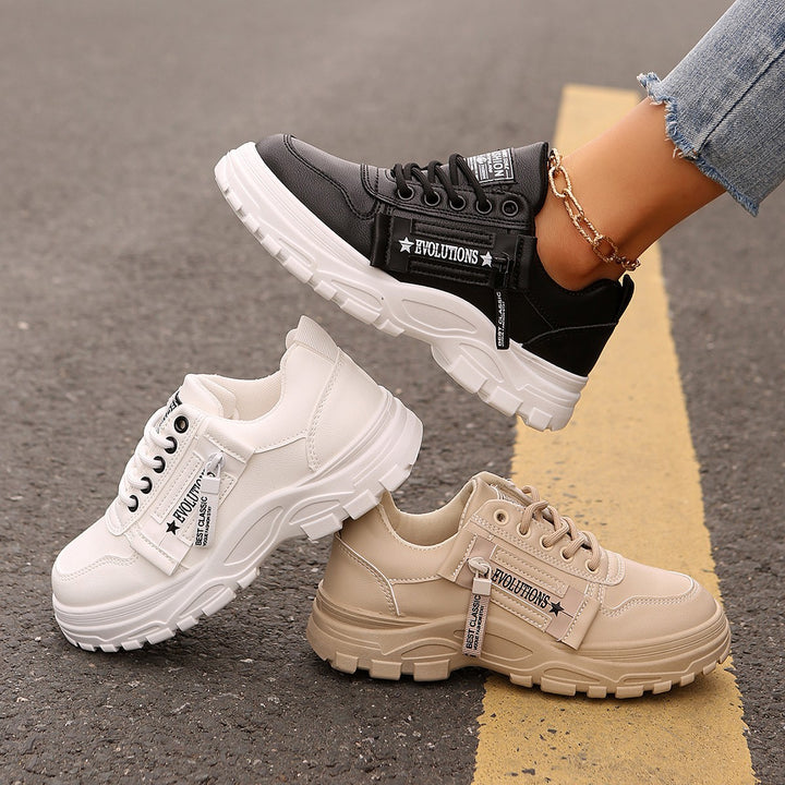 Damen Plateau‑Chunky‑Sneaker mit robuster Profilsohle, Zipper‑Detail und gepolstertem Komfortfußbett Echo Archiv