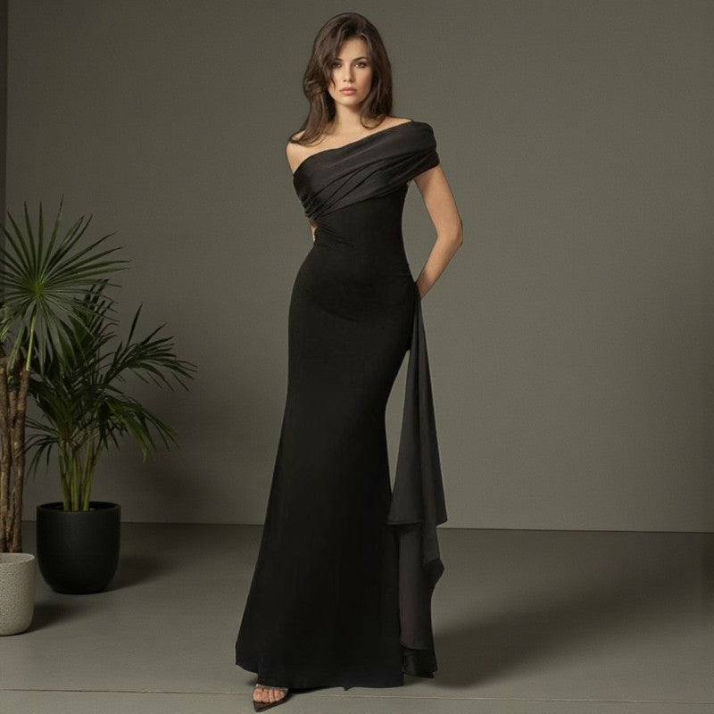 Damen Langarm Maxikleid mit asymmetrischem Schnitt und dekorativen Drapierungen Echo Archiv