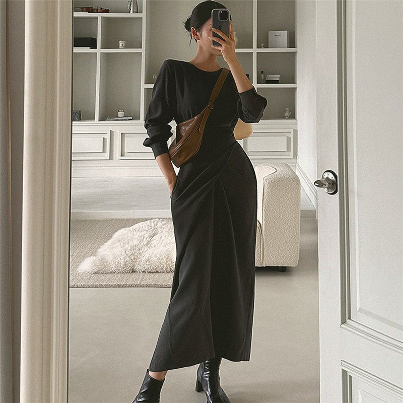 Damen Modernes Longkleid mit überlappender Taillenpasse, verdeckten Eingrifftaschen und kastiger Silhouette – Valéora