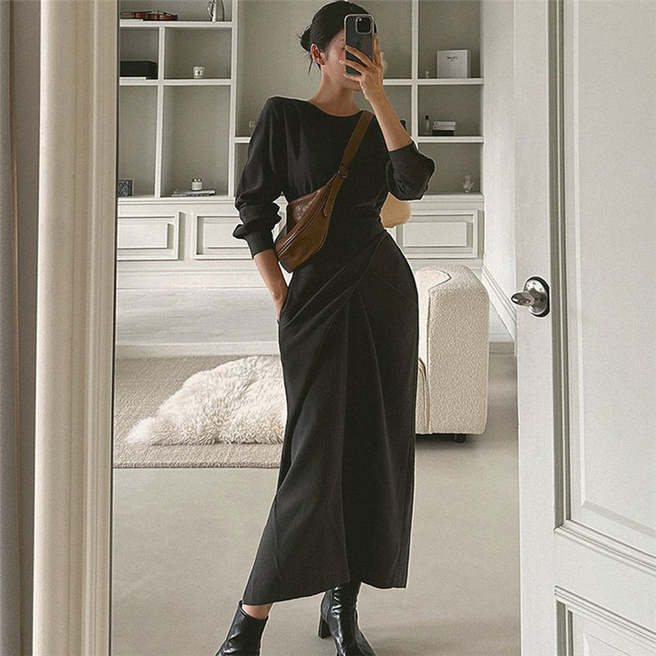 Damen Modernes Longkleid mit überlappender Taillenpasse, verdeckten Eingrifftaschen und kastiger Silhouette – Valéora