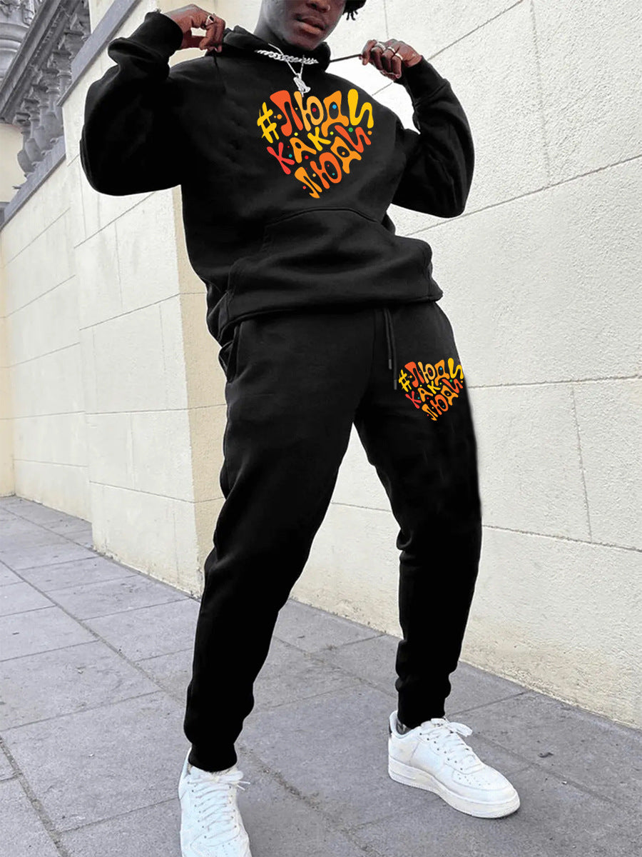 Herren Kapuzenpullover und Jogginghose Set mit auffälligem Herzmotiv Echoarchiv