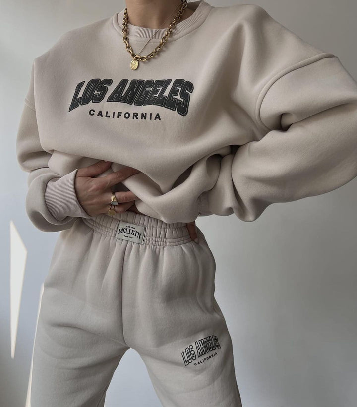 Damen Oversized Lounge-Set aus Baumwollfleece mit Collegestickerei und relaxed Jogginghose Echoarchiv
