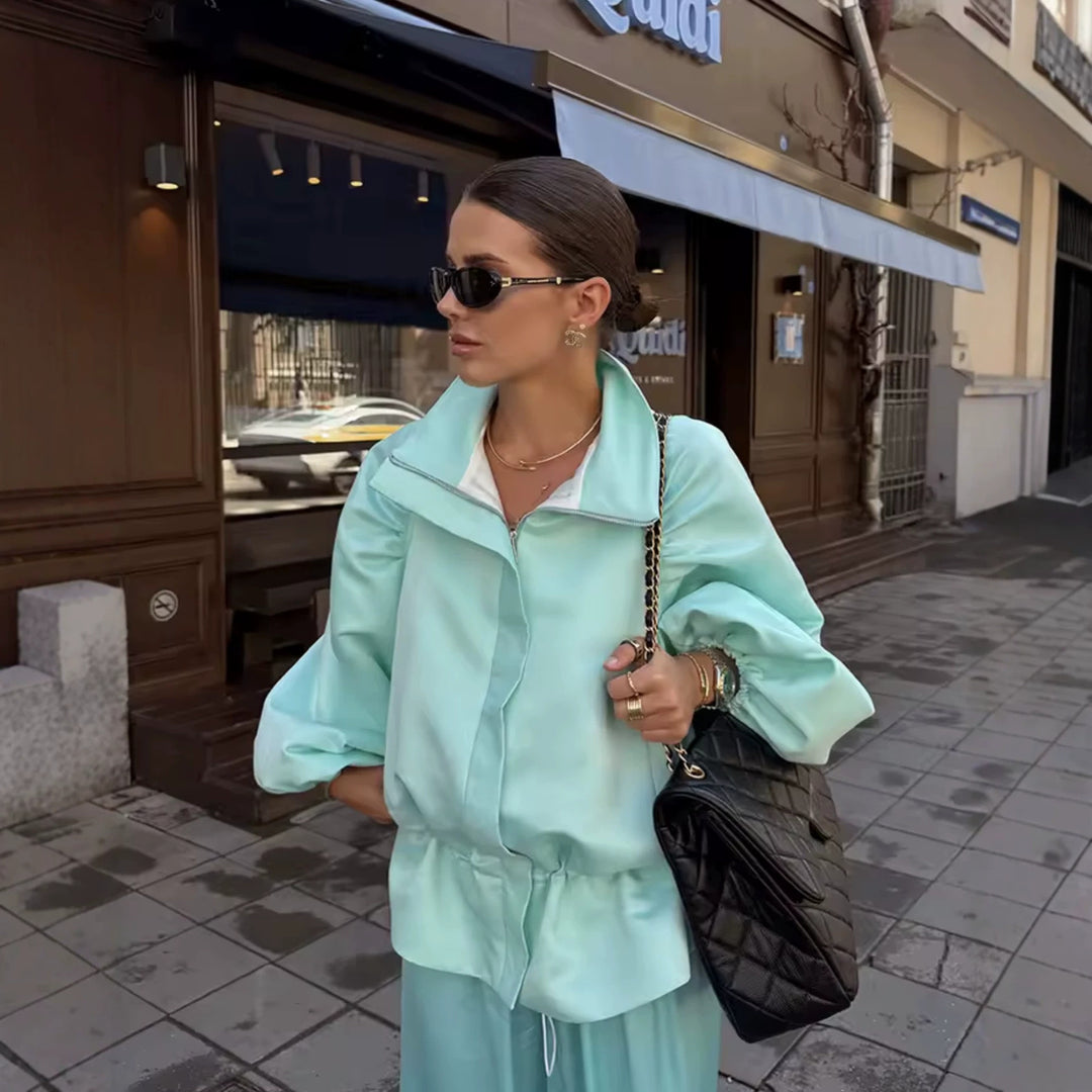 Damen Voluminöse Cropped‑Blousonjacke mit Puffärmeln, Tunnelzugtaillierung und Stehkragen Echo Archiv