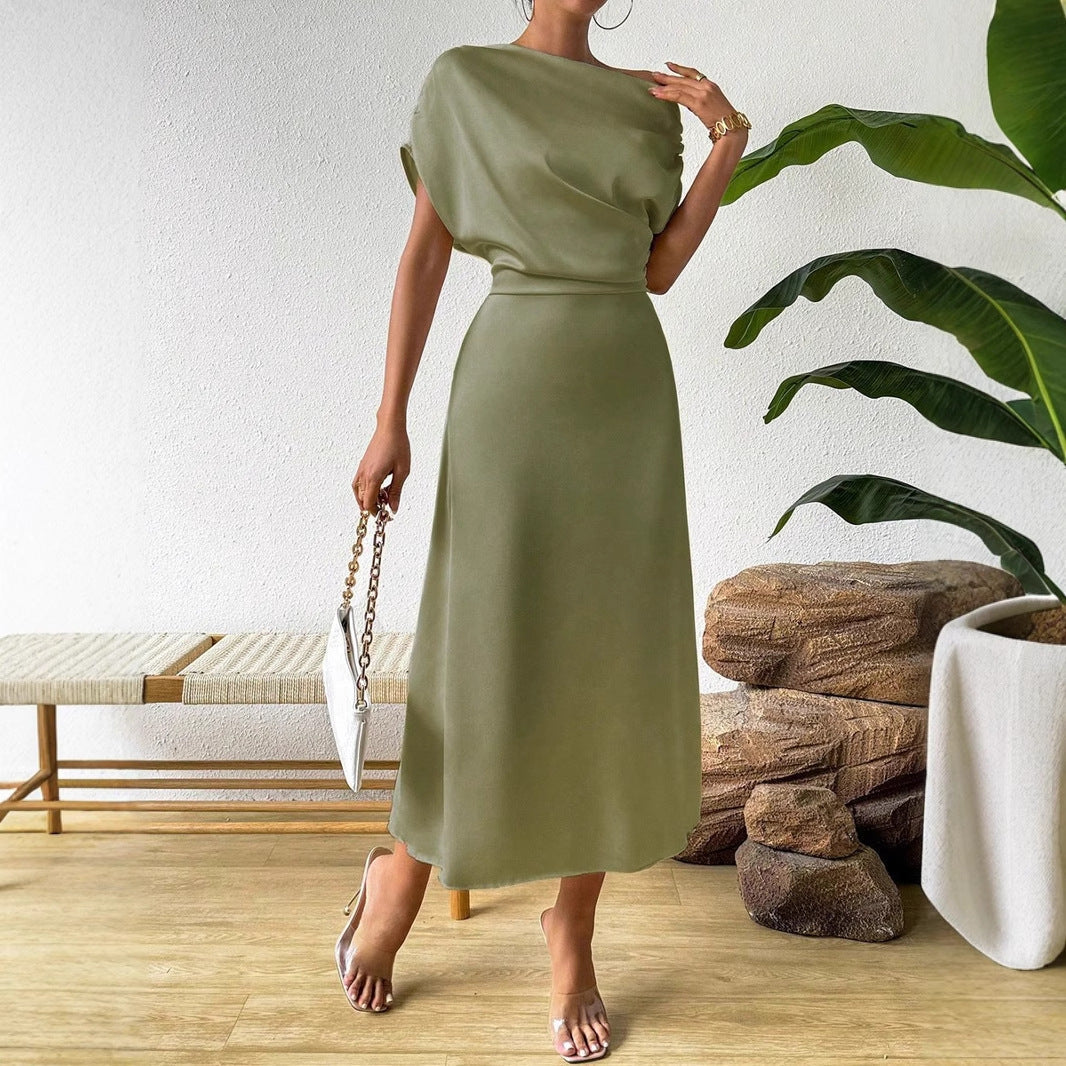 Damen Elegantes und fließendes Abendkleid mit asymmetrischem Schnitt – Élara