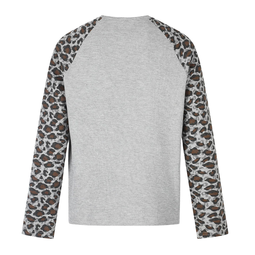 Damen Lässiges Langarmshirt mit Raglanärmeln, Leoparden-Ärmeln und Statement-Print Echoarchiv