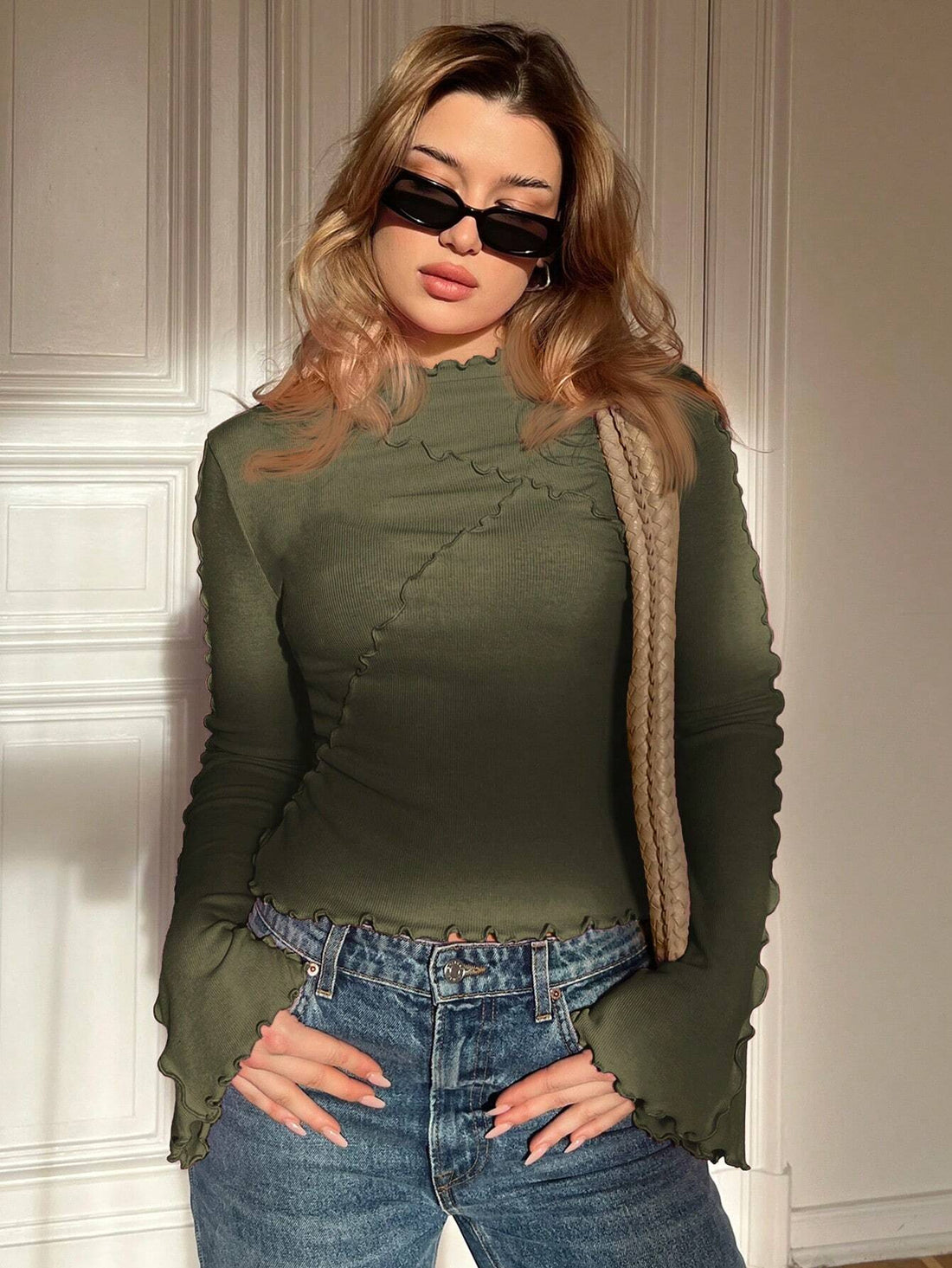 Damen Enganliegendes Geripptes Langarmshirt mit Stehkragen und Kräuselsaum Echo Archiv