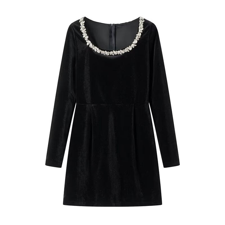 Damen Samtkleid mit taillierter Korsage, quadratischem Ausschnitt und floraler Zierkante Echo Archiv