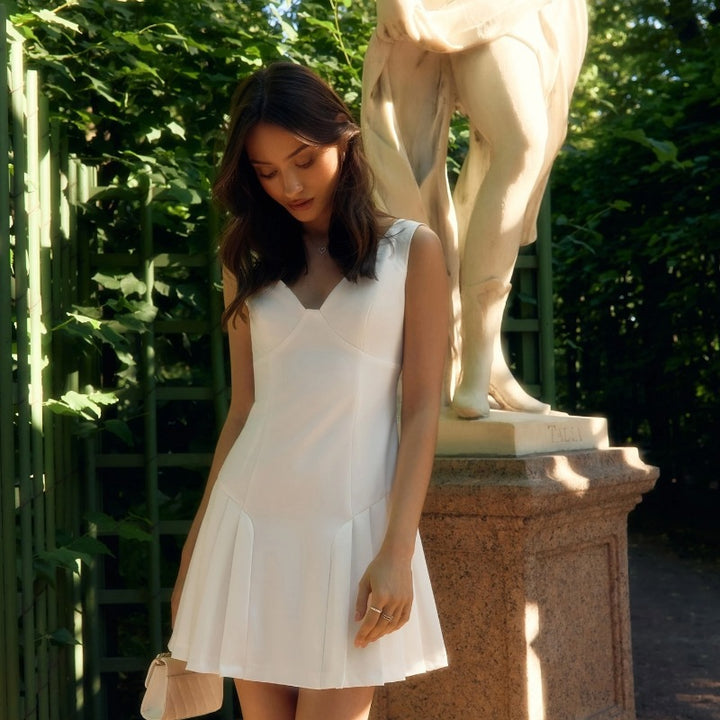Damen Designer-Playdress mit fließendem Rock und V-Ausschnitt Echo Archiv