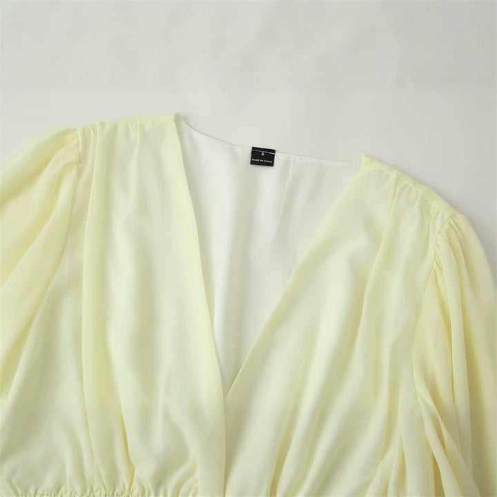 Damen Chiffon‑Minikleid mit V‑Ausschnitt, langen Ärmeln und mehrlagigen Volants Echo Archiv