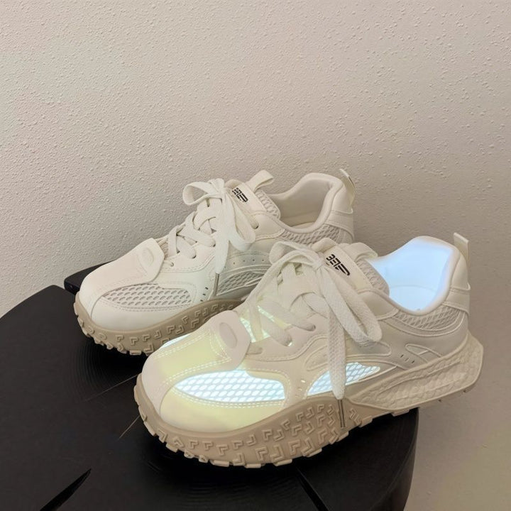 Damen Plateau-Chunky-Sneaker mit reflektierenden Mesh-Einsätzen, gepolstertem Komfortkragen und stoßdämpfender Sohle – Névara
