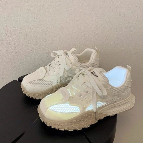 Damen Plateau-Chunky-Sneaker mit reflektierenden Mesh-Einsätzen, gepolstertem Komfortkragen und stoßdämpfender Sohle – Névara