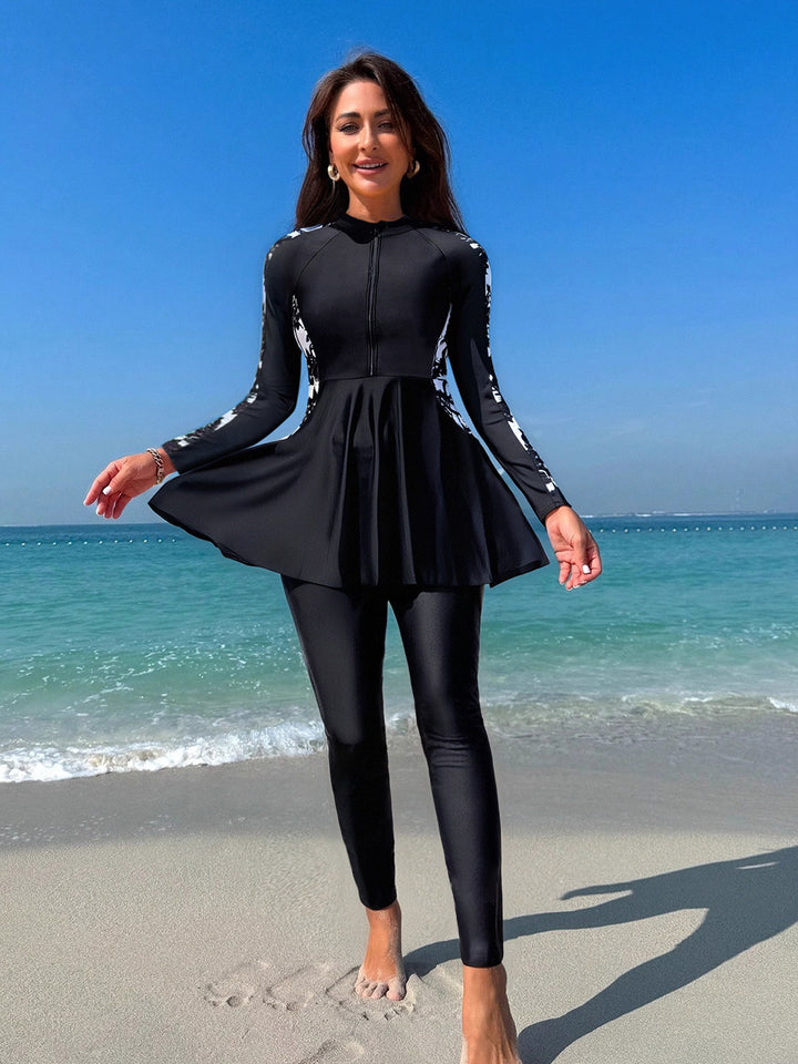 Damen Schwimmanzug mit elegantem Rock und langen Ärmeln Echo Archiv