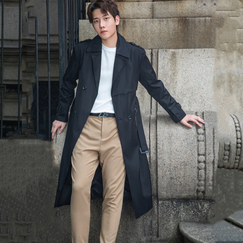 Herren Taillierter Trenchcoat aus wasserabweisendem Twill mit doppelreihiger Knopfleiste Echoarchiv
