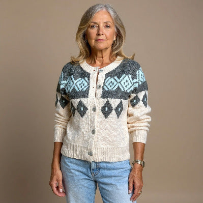 Damen nan kuscheliger Strickcardigan mit Zierholzknöpfen und Rundhalsausschnitt Echo Archiv