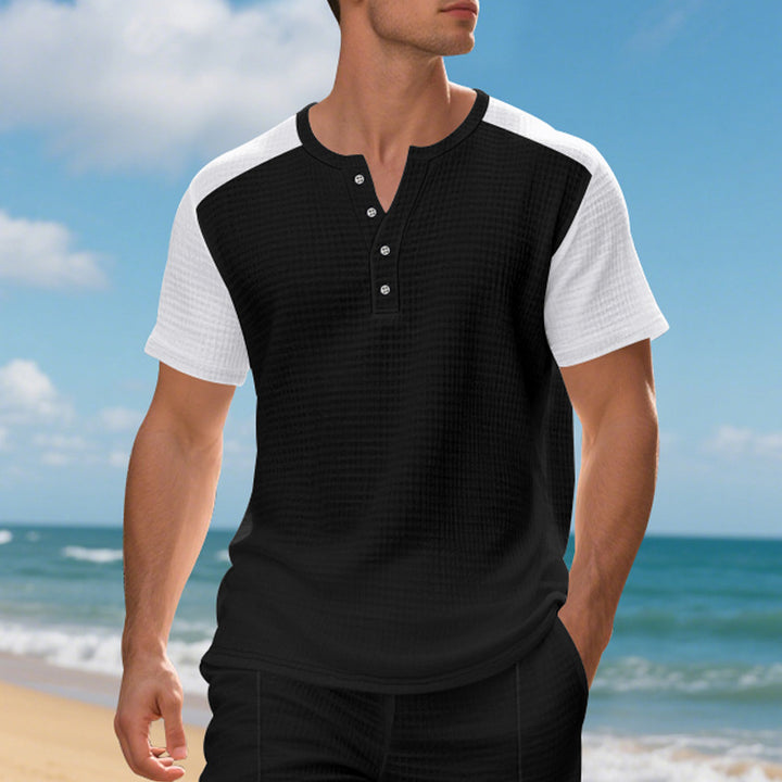 Herren kurzärmliges Henley-Shirt mit strukturiertem Gewebe Echoarchiv