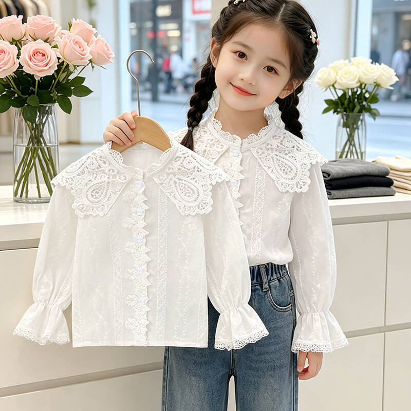 Mädchen elegante Bluse mit Rüschenkragen und Spitzenakzenten Echo Archiv