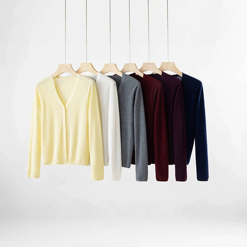 Damen Klassischer Feiner Rippen-Cardigan mit tiefem V-Ausschnitt und schmaler Silhouette Echo Archiv