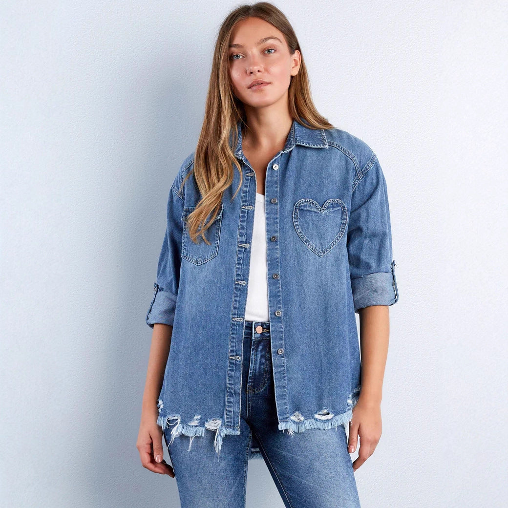 Damen nan lässige Denim-Hemdjacke Oversize mit aufgesetzten Brusttaschen, Herz-Stickdetail und ausgefranstem Saum Echo Archiv