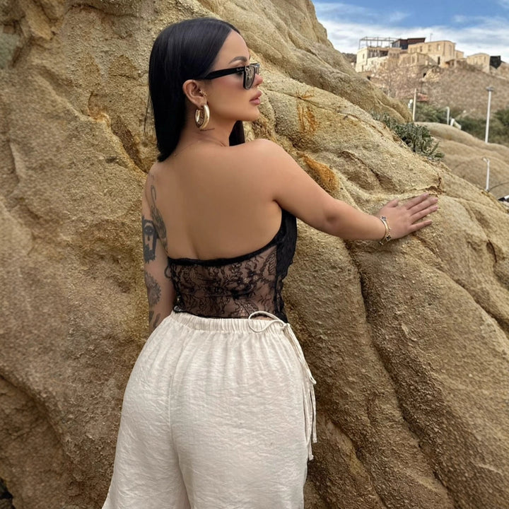 Damen Elegantes Bandeau-Top mit raffiniertem Spitzenüberzug und verspieltem Knoten Echo Archiv