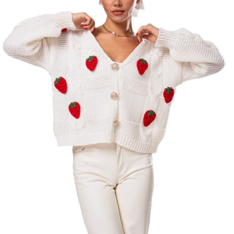 Damen Kurzgeschnittene Strickjacke mit V‑Ausschnitt und gehäkelten Erdbeerapplikationen – Veloura