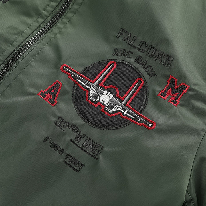 Herren Piloten-Bomberjacke im Vintage-Military-Stil mit gestickten Flugpatches und wasserabweisender Nylonoberfläche Echoarchiv