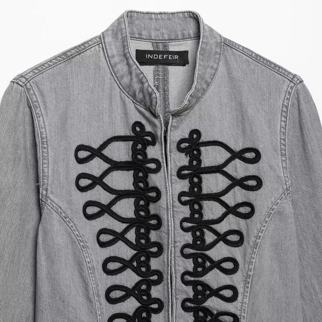 Damen Jeansjacke mit militärischer Kordelapplikation und Stehkragen Echoarchiv