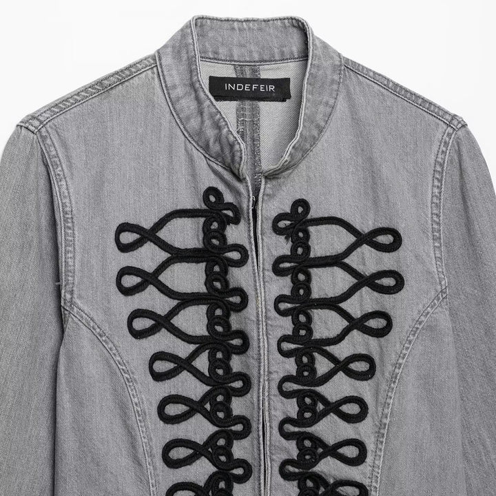 Damen Jeansjacke mit militärischer Kordelapplikation und Stehkragen Echoarchiv
