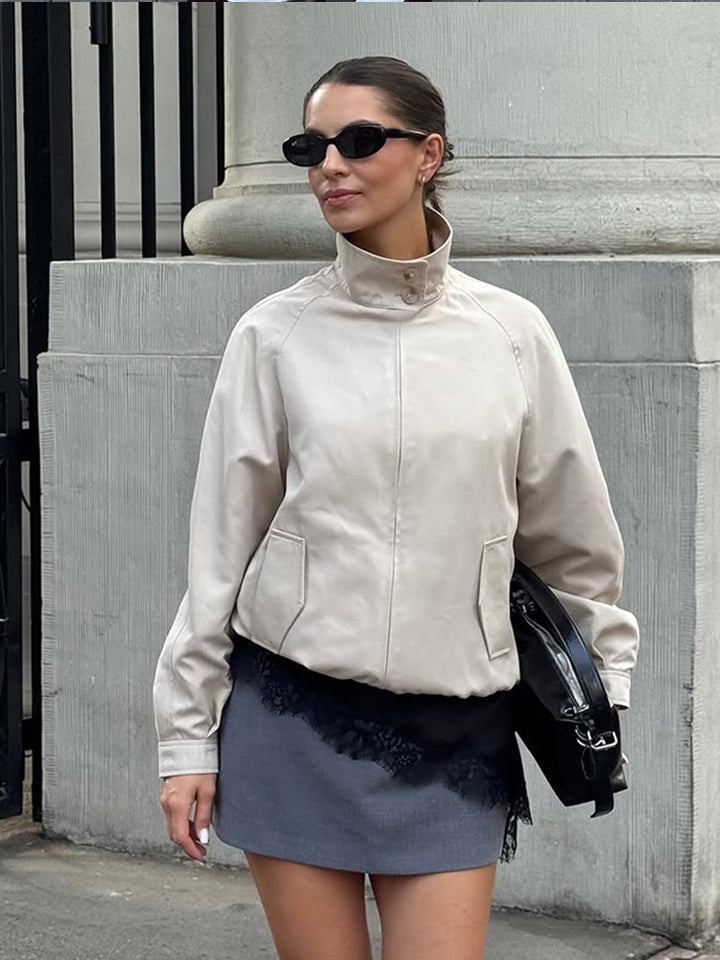 Damen Leichter taillierter Cropped-Bomber mit hohem Stehkragen und Raglanärmeln Echoarchiv