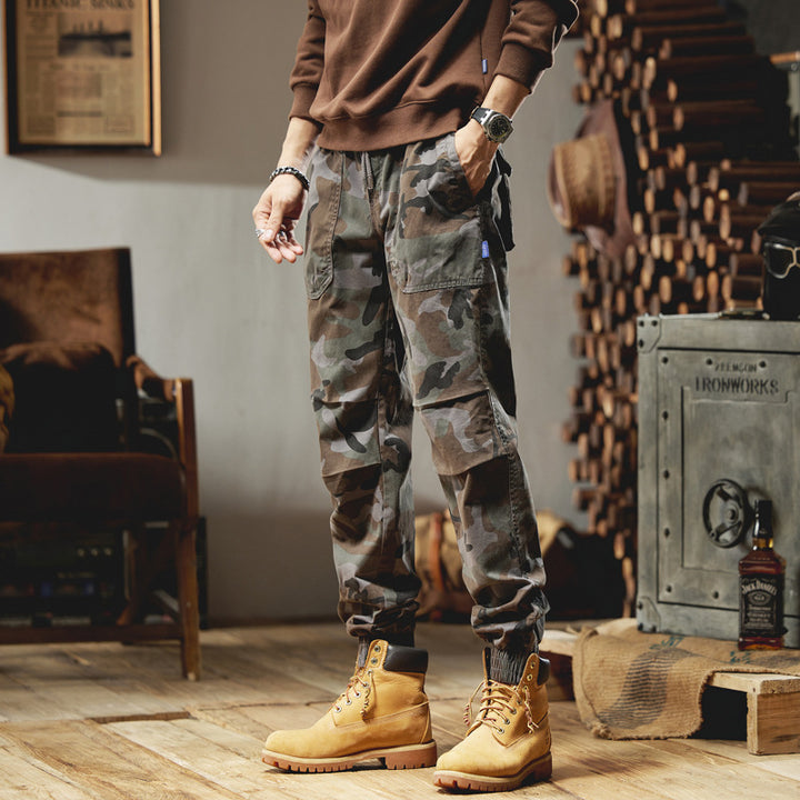 Herren Camouflage-Cargojogger aus robustem Ripstop mit Tunnelzugbund, Kniefalten und elastischen Bündchen Echo Archiv