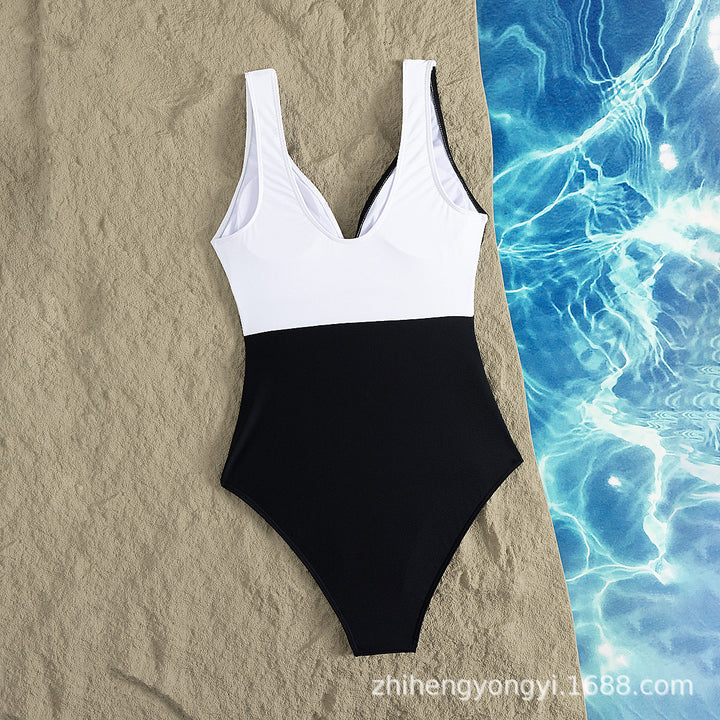 Damen Einteiliger Badeanzug mit raffiniertem Wickeldesign Echo Archiv