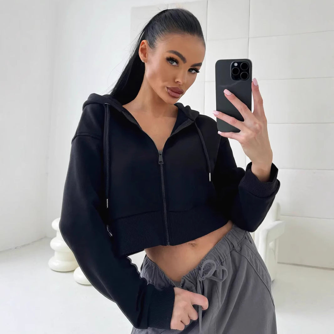 Damen Cropped Kapuzenjacke mit kurzem Reißverschluss und breitem Rippbund – Auréline