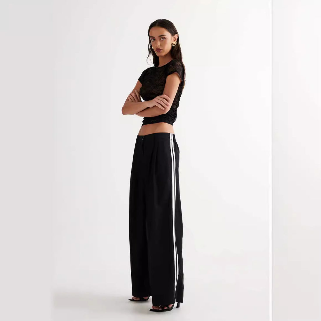 Damen Spitzentop mit enganliegendem Design und kurzen Ärmeln – Avérine