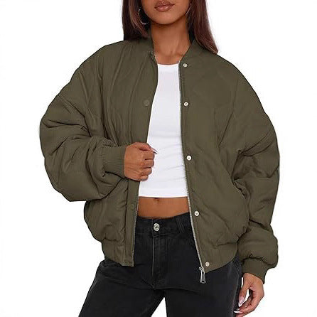 Damen Kurz geschnittene Stepp-Bomberjacke im Oversize-Look mit Raglanärmeln Echo Archiv
