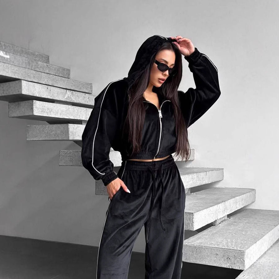 Damen Samt-Lounge-Set mit verkürzter Zip-Hoodie und weitem High-Waist Jogger – Auréline