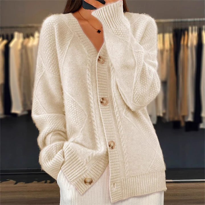 Damen nan oversized Strickcardigan mit Zopfmuster, V‑Ausschnitt und großen Knöpfen Echo Archiv