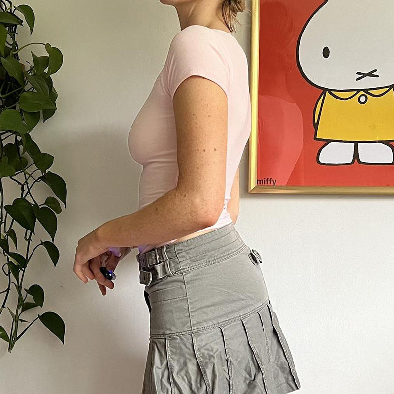 Damen luftiges Trägershirt mit elegantem Cut-out-Design und floralem Druck Echo Archiv