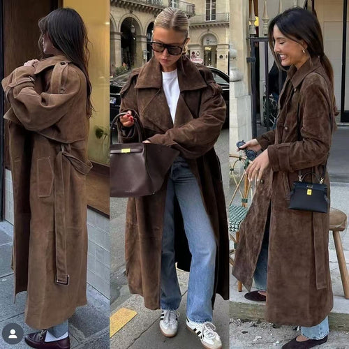 Damen Midilanger Oversize-Trenchcoat aus Veloursimitat mit doppelreihiger Knopfleiste, Schulterpatten und Bindegürtel Echo Archiv