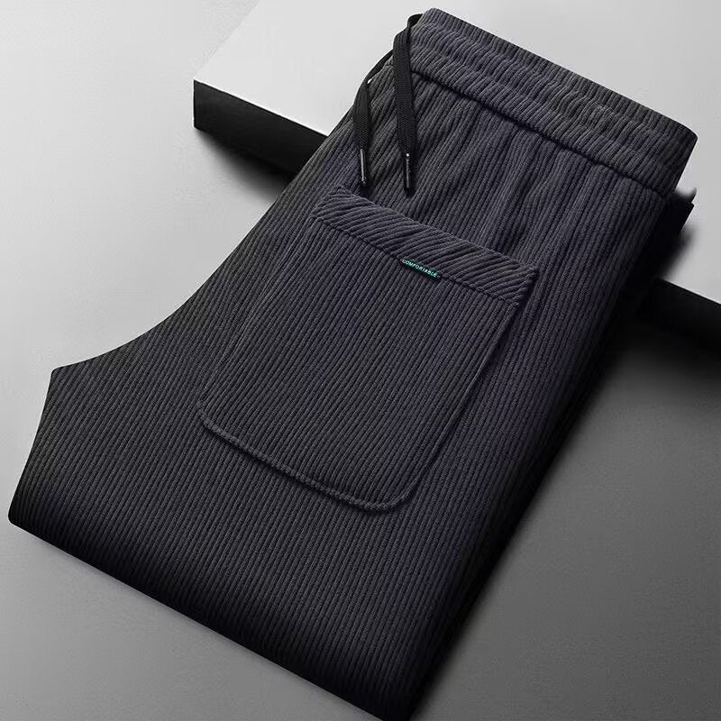 Herren Bequeme Jogginghose mit seitlichen Taschen Echo Archiv